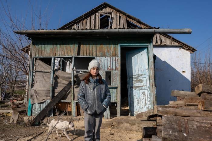 Privaciones materiales afectan a la infancia en Ucrania.