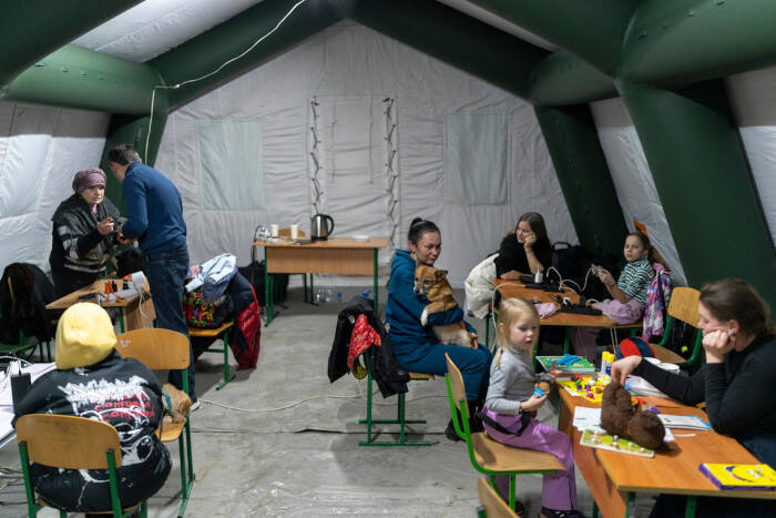UNICEF proporciona suministros de emergencia a las familias en Ucrania.