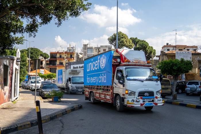 UNICEF distribuye suministros en Líbano.