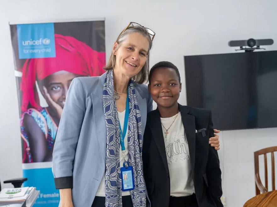 Mariam posa con Elke Wish justo antes de salir al escenario. Mariam posa con Elke Wish justo antes de salir al escenario.