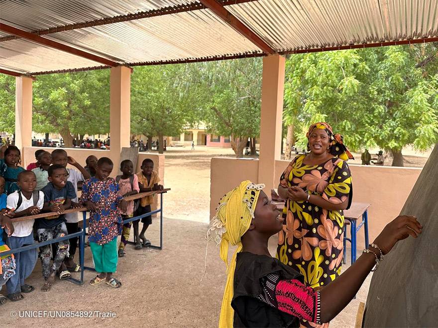Uno de los paneles solares instalados por UNICEF y el gobierno de Reino Unido en las zonas rurales del país.