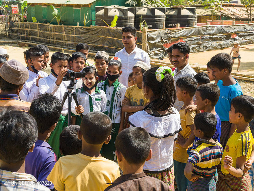 Asistimos a la grabación de uno de los cortos realizados por los jóvenes rohingya. Niños y noñas rohingya