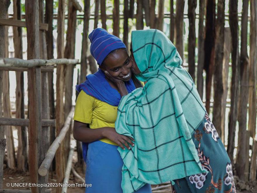 Fantaye, la madre de Belaynesh, feliz por reencontrarse con su hija al volver a casa. Imagen de Fantaye.
