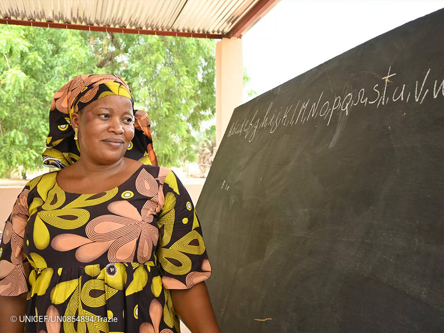 @UNICEF/UN0854894/Trazie Assetou Diakité es una de las maestras de primaria que recibieron nuestra formación.