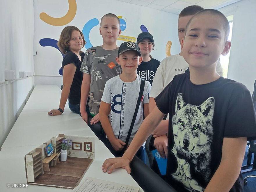 Denys muestra su maqueta