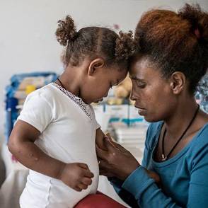 Una madre con su hija