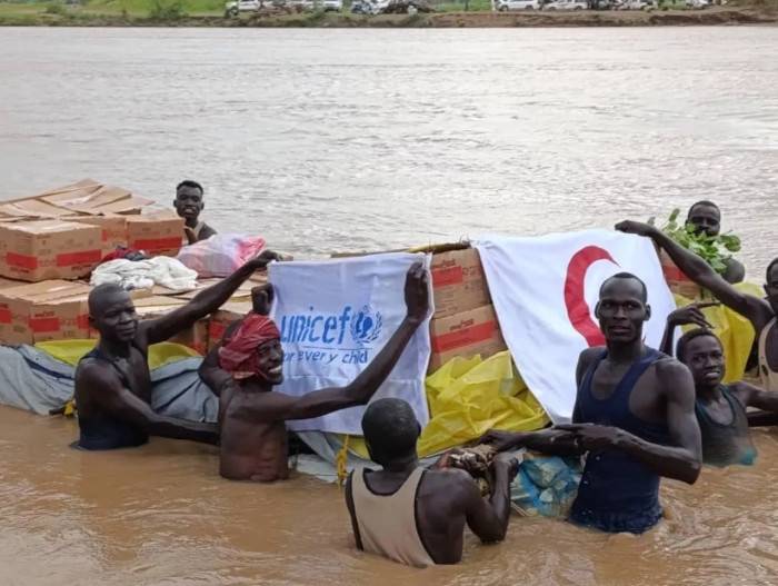 UNICEF transporta suministros vitales en Sudán.