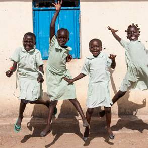 Grupo de niñas jugando