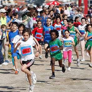 Carreras solidarias Celebración de una carrera de gotas