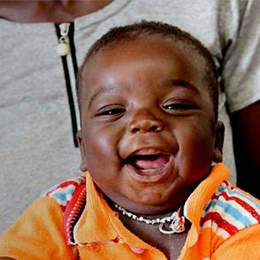 Salug global Bebé sonriendo